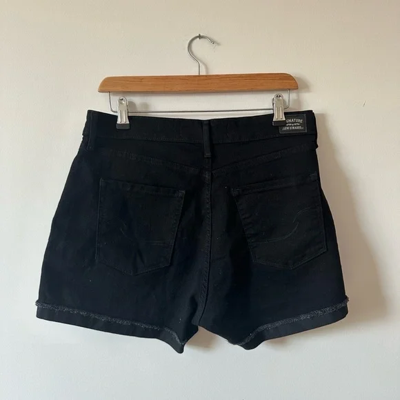 Levi's Signature High Rise Shorts - Picture 4 of 7